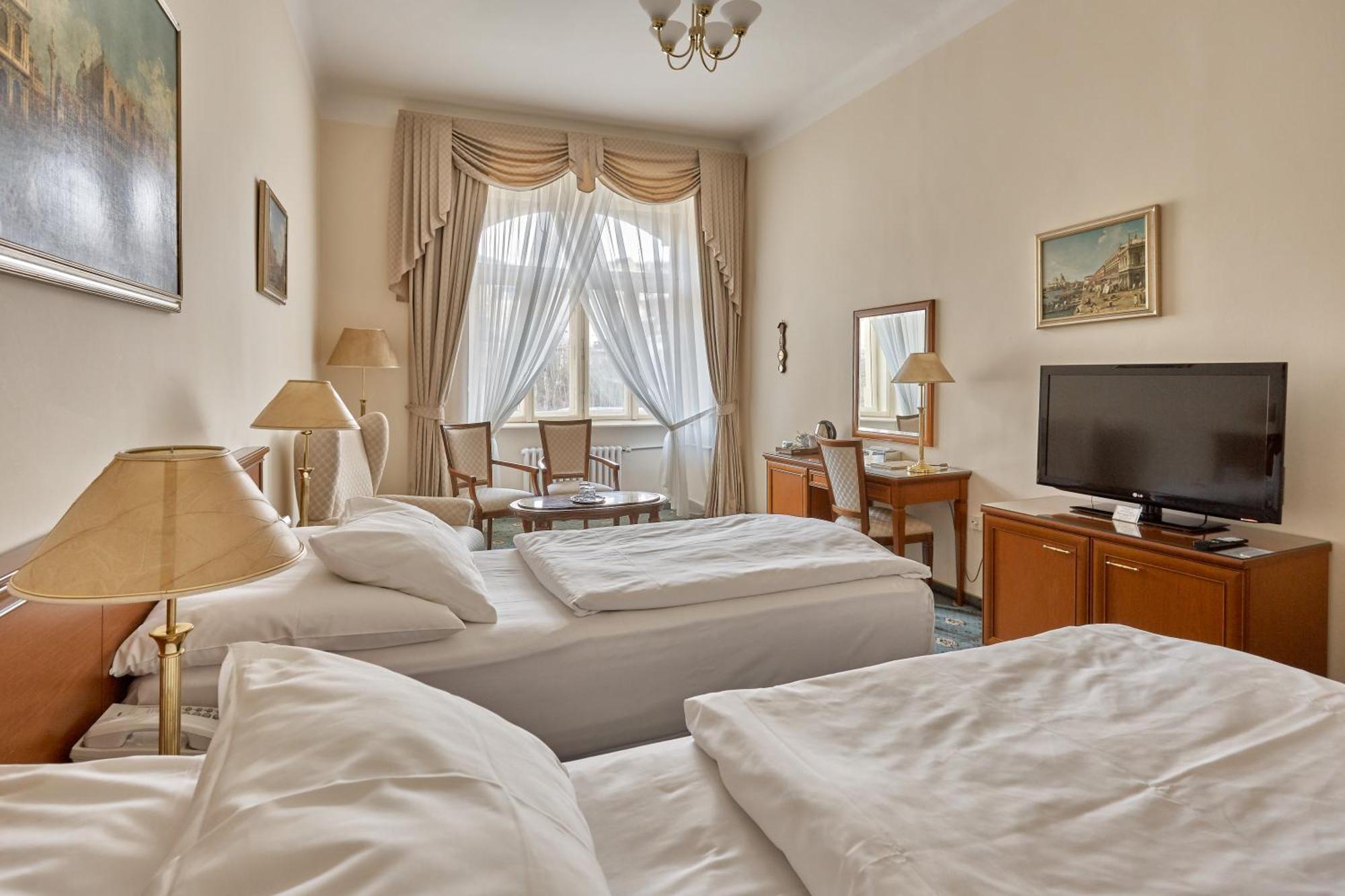 Hotel Romance Karlovy Vary Habitación foto